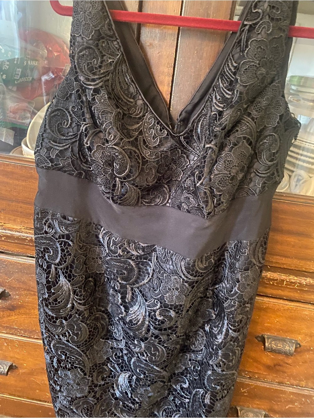 Black Lace V-Neck Sleeveless Dress